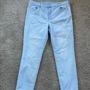 American Eagle stonewashed (whitewashed) Womens Jeans. Sz 18 Regular.